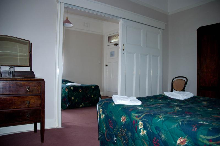 Bedroom 4, The Grand View Hotel, Blue Mountains