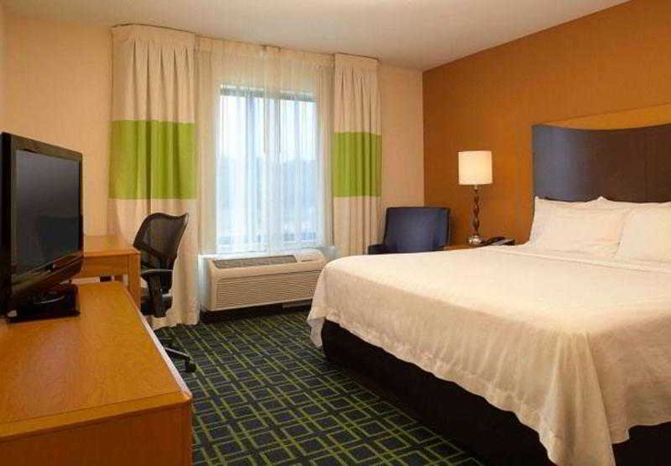 Bedroom 3, Fairfield Inn & Suites New Buffalo, Berrien