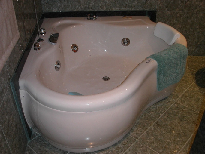 Bathroom 4, Hotel Canada, Tarragona