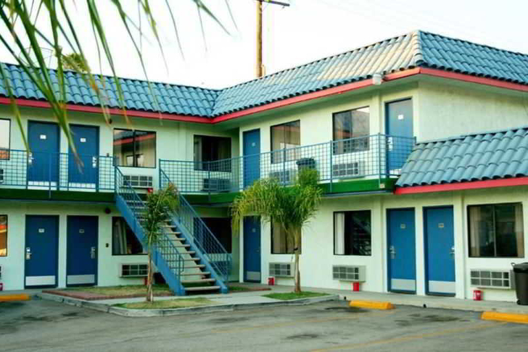 Exterior & Views, Tiffany Inn Corona, Riverside
