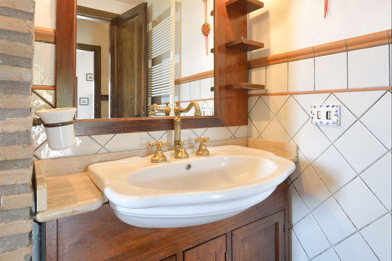 Bathroom 5, Il Casale Delle Ginestre, Rome