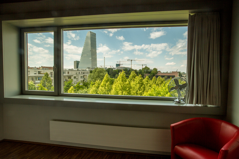 Exterior & Views 20