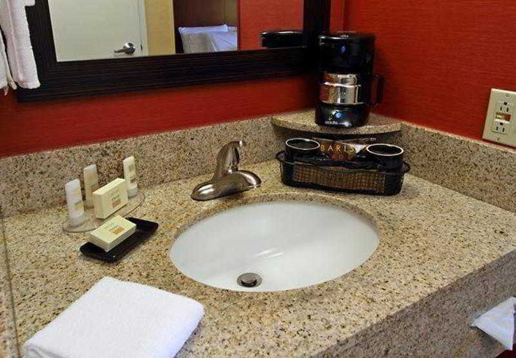 Bathroom 4, Courtyard by Marriott Richmond/Berkeley, Contra Costa