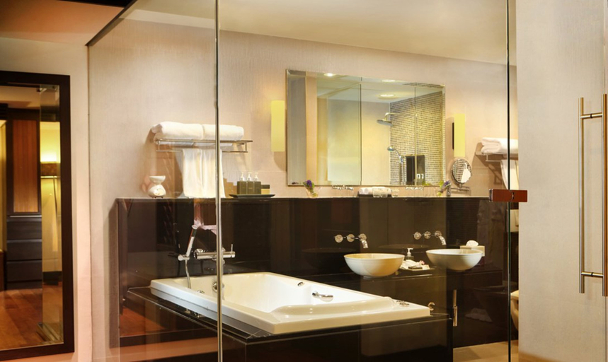 Bathroom 5, The Roseate New Delhi, Delhi