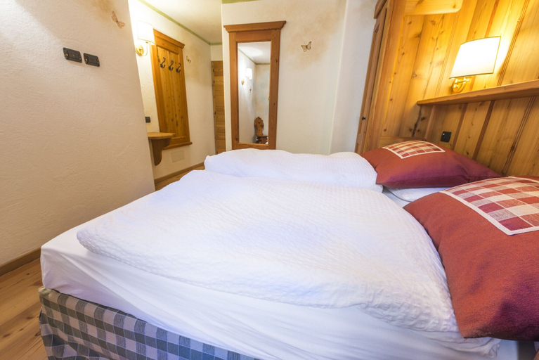 Bedroom 4, Rifugio Lago Nambino, Trento