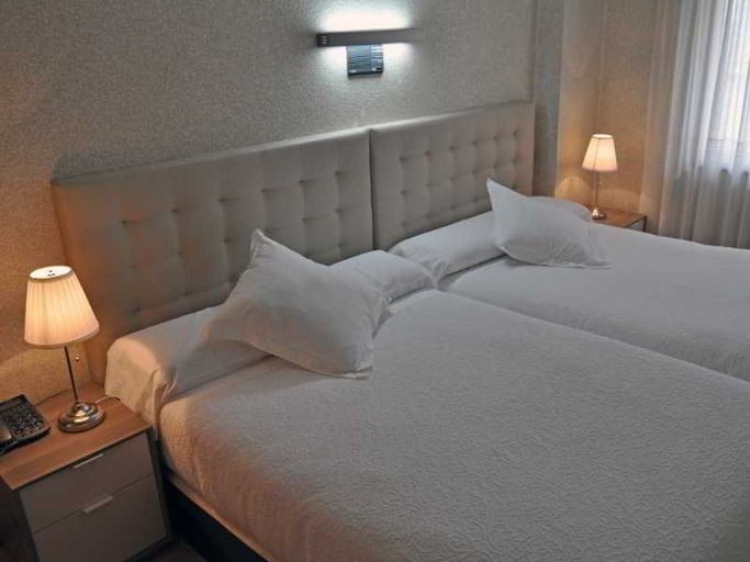 Bedroom 3, Hotel Don Carlos, Cantabria