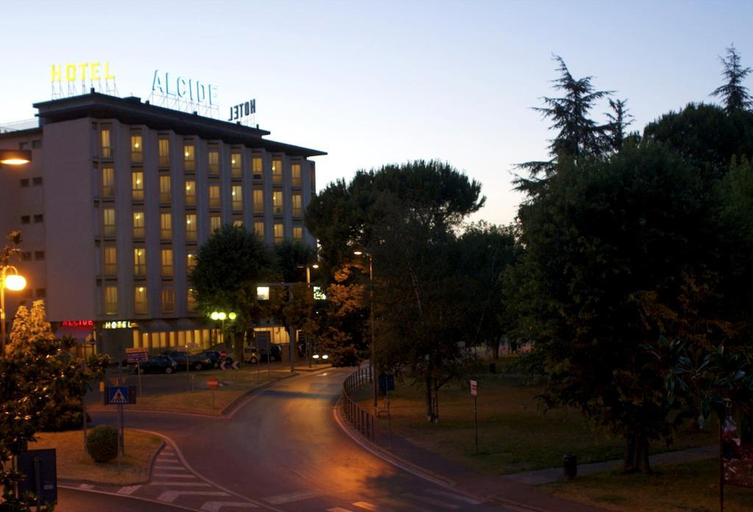 Exterior & Views 2, Hotel Alcide, Siena
