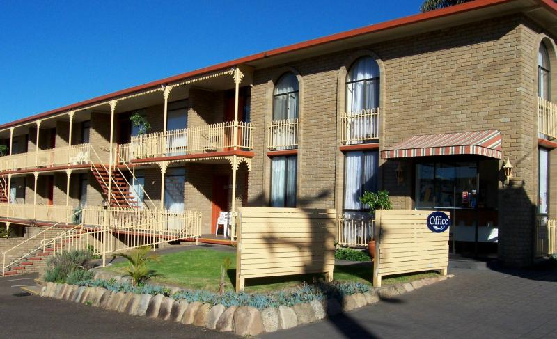 Exterior & Views 2, Town Centre Motor Inn, Bega Valley