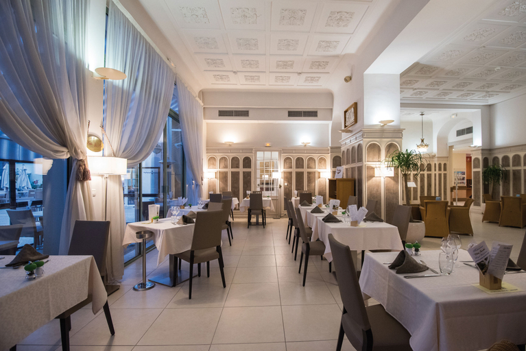 Food & Drinks 5, Royal Westminster, Alpes-Maritimes