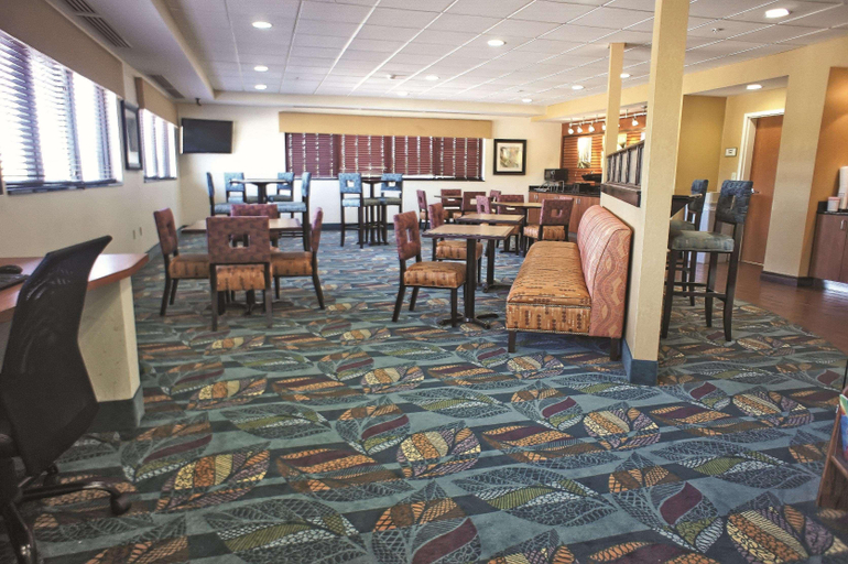 Public Area 3, La Quinta Inn & Suites by Wyndham Edmond, Oklahoma