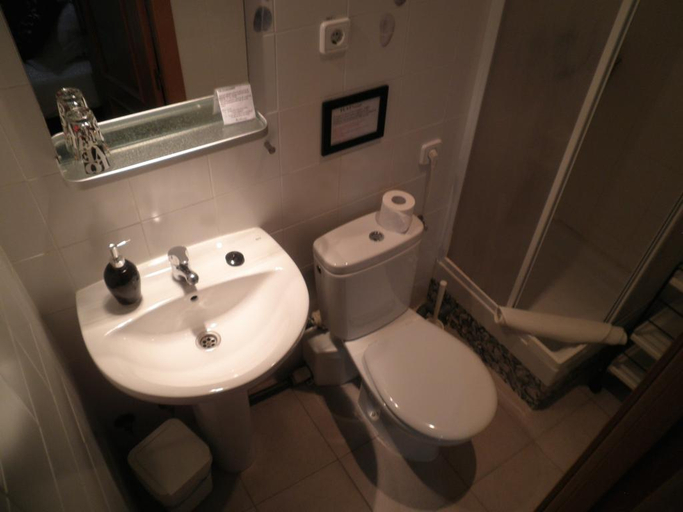 Bathroom 5, Flat5madrid, Madrid