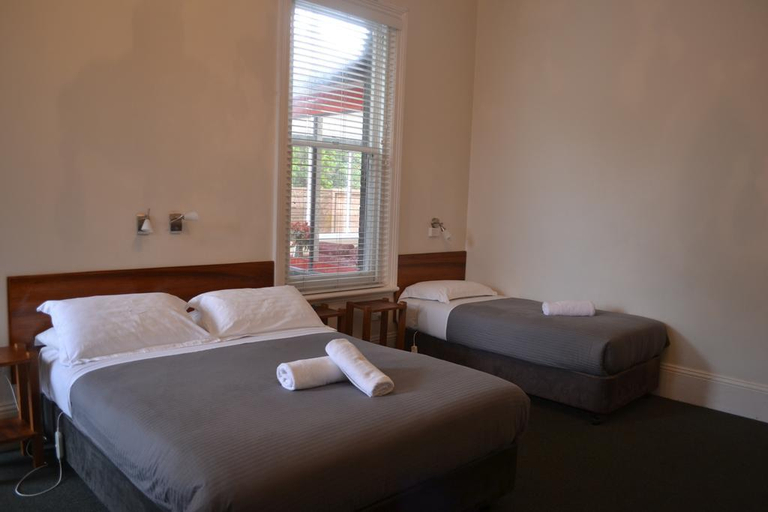 Bedroom 2, Hobart Tower Motel, Hobart