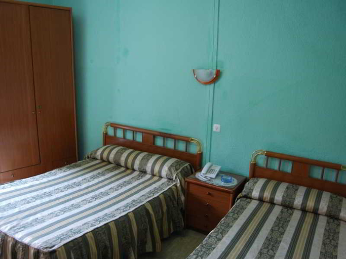 Bedroom 4, Hostal La Perla Asturiana, Madrid