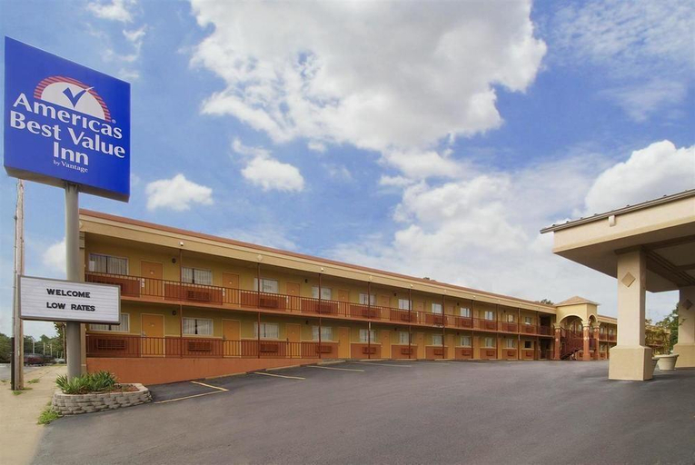 Exterior & Views, Econo Lodge Inn & Suites, Garland