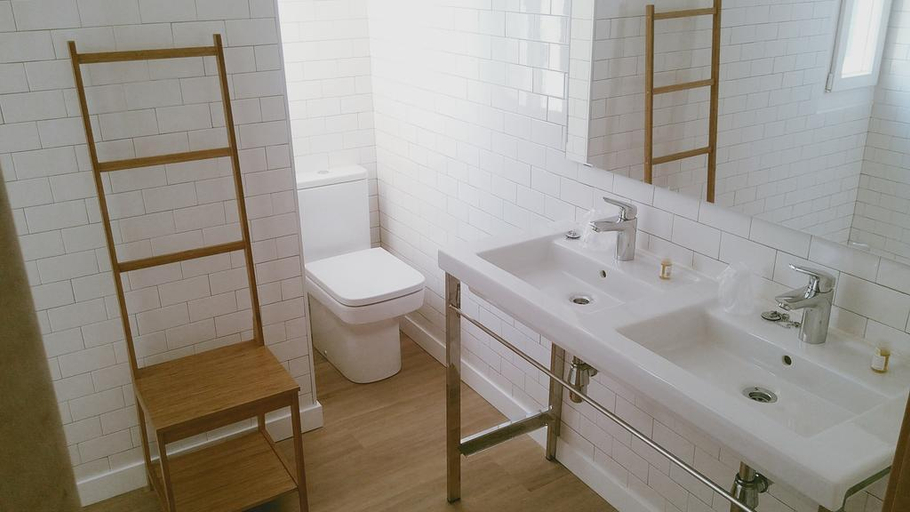 Bathroom 4, Vila de Premia hotel, Barcelona