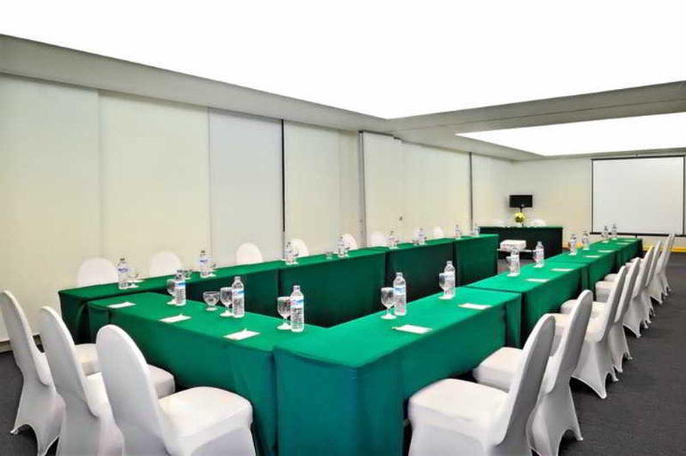 Business Facilities 27