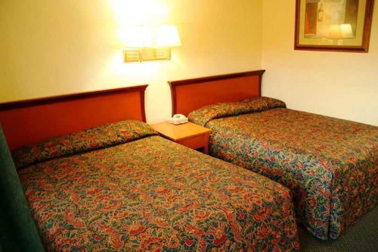 Bedroom 5, Tiffany Inn Corona, Riverside