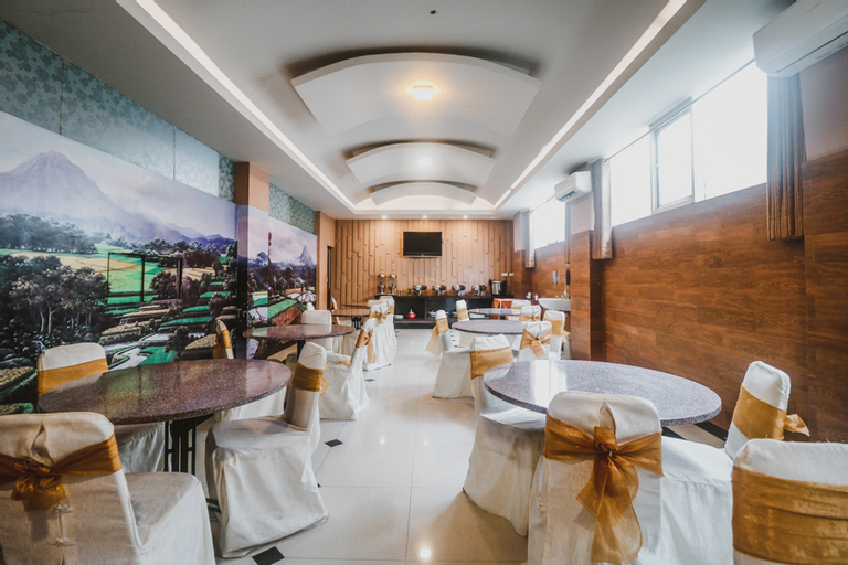 Food & Drinks 5, RedDoorz Plus near Universitas Negeri Makassar, Makassar