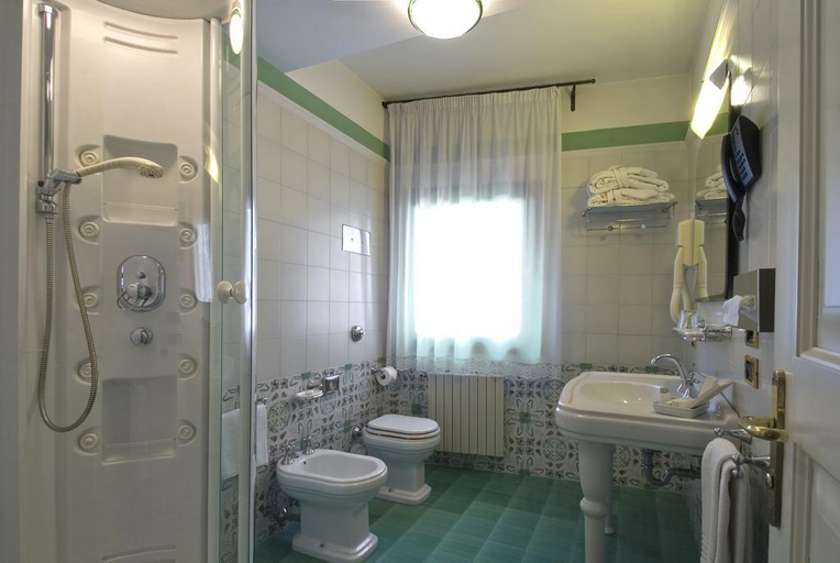 Bathroom 2, Albergo Al Sole, Treviso