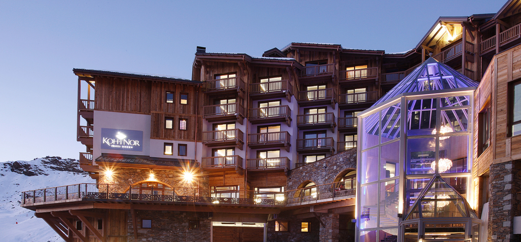 Exterior & Views