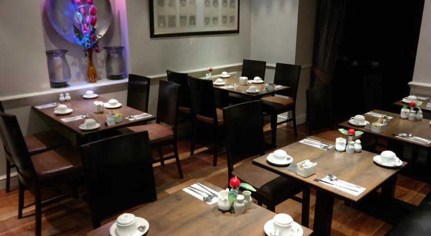 Food & Drinks, Commodore Hotel, London