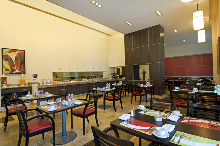 Food & Drinks 5, Fiesta Inn Express Ciudad Obregon, Cajeme