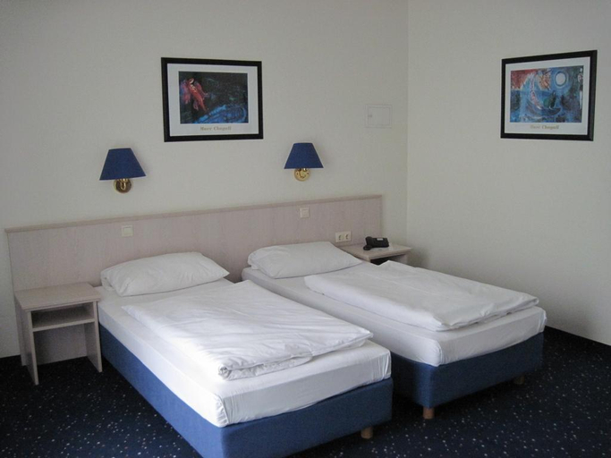 Bedroom 4, Air Hotel Wartburg, Düsseldorf