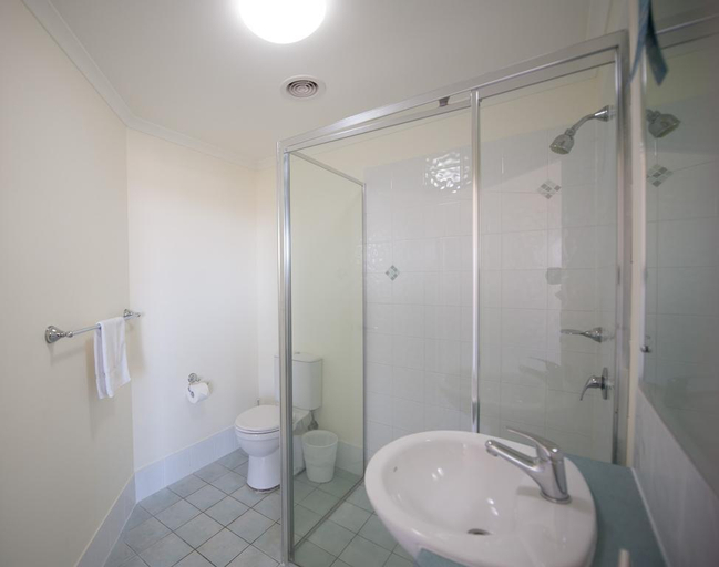 Bathroom 5, Kiea Apartments, Port Macquarie-Hastings - Pt A