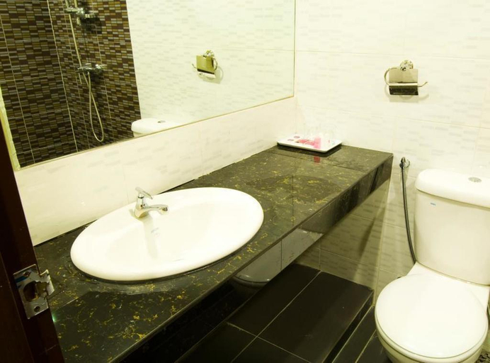 Bathroom 4, Syaz Meridien Hotel, Malacca City