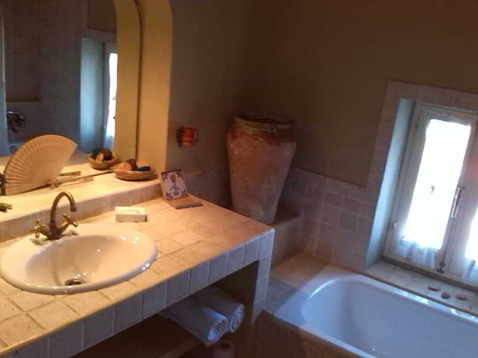 Bathroom 5, La Casa de Bovedas Charming Inn, Cádiz