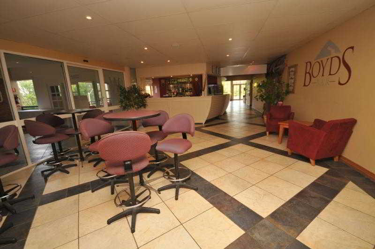 Public Area 2, Lake Hume Resort, Albury