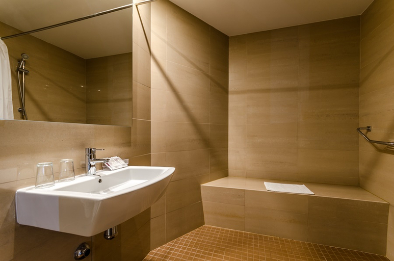 Bathroom 4, Regio, Cádiz