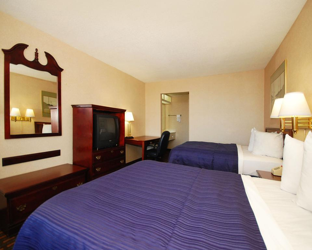 Bedroom 3, Americas Best Value Inn Pilot Mountain, Surry