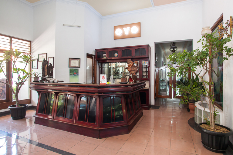 Public Area 2, OYO 517 Hotel Arjuna Lawang, Malang