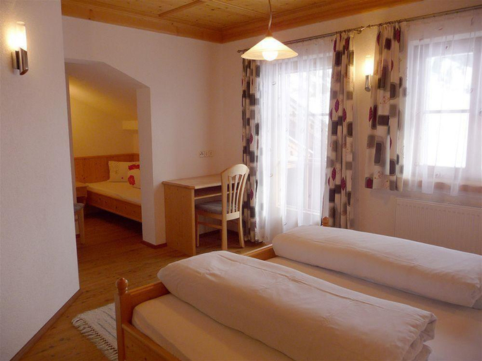 Bedroom 4, Apartmenthaus Gutwenger Selmerhof, Lienz