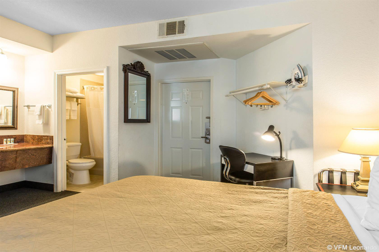 Bathroom 5, Beachfront Inn and Suites at Dana Point, Orange