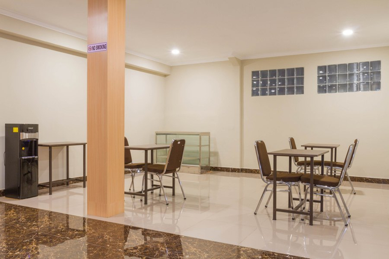 Exterior & Views 2, RedDoorz Plus @ Dipatiukur, Bandung