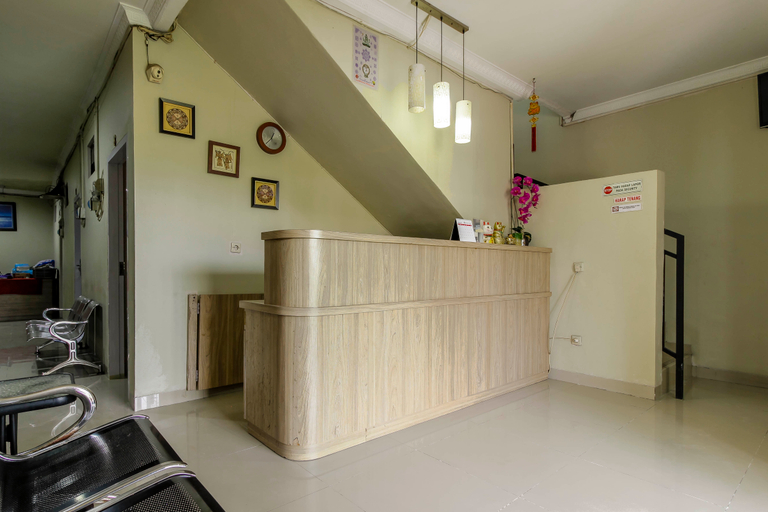 Public Area, RedDoorz Plus near Lippo Cikarang Mall, Cikarang