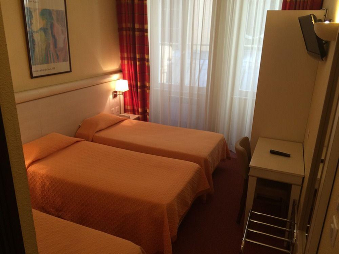 Bedroom 4, Elysee Hotel, Rhône