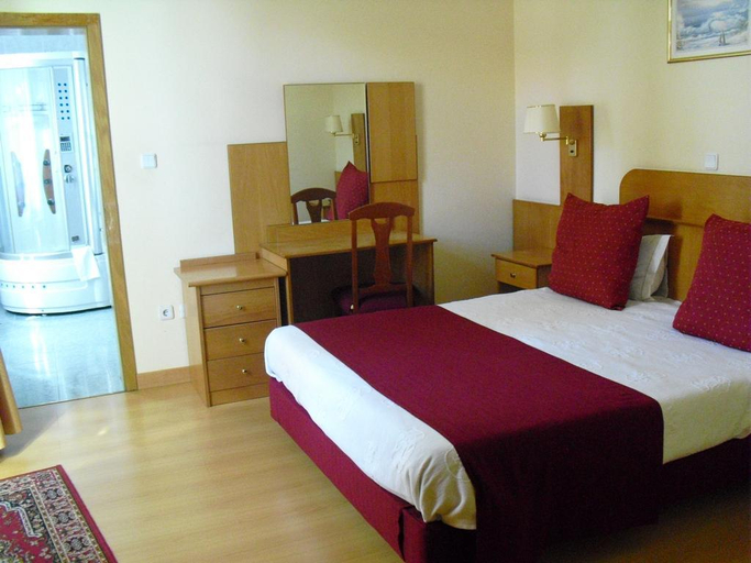 Bedroom 4, Solneve, Covilhã