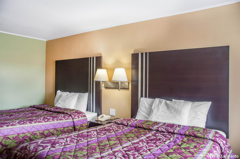 Bedroom 5, Amherst Inn & Suites, Erie
