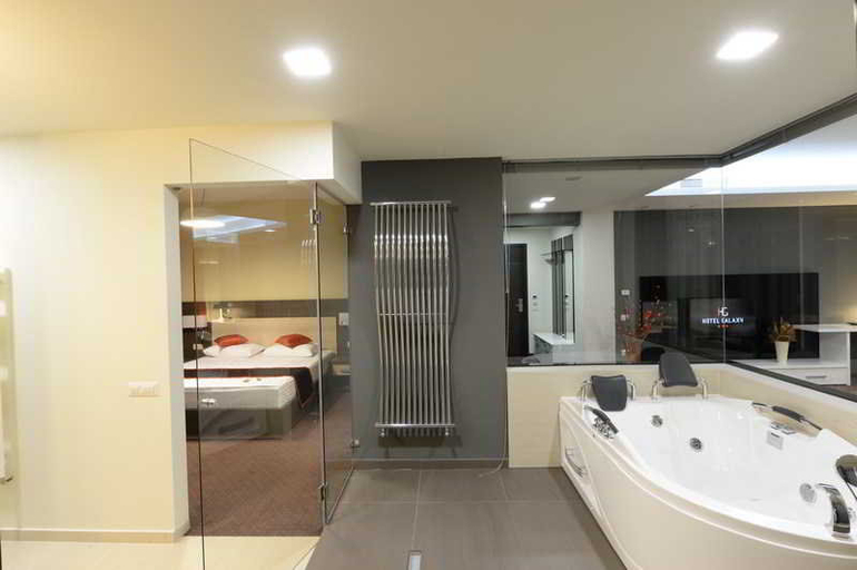 Bathroom 4, Hotel Galaxy, Dumbravita