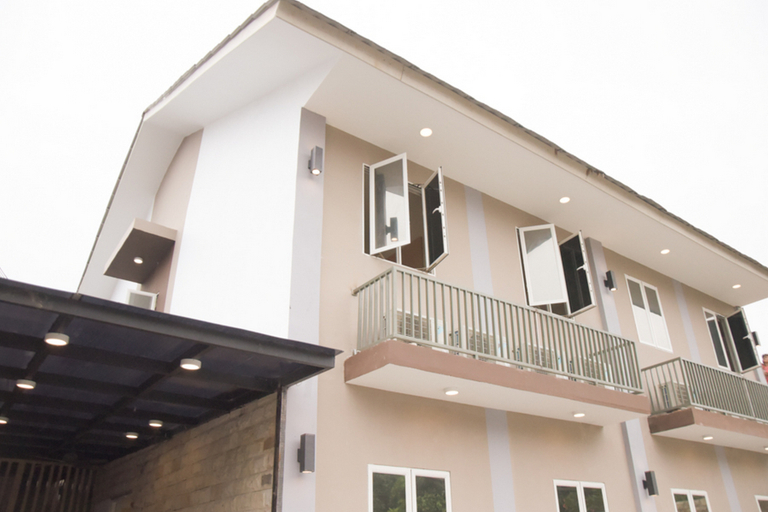 Exterior & Views 2, RedDoorz Plus near Manggarai Station 3, South Jakarta