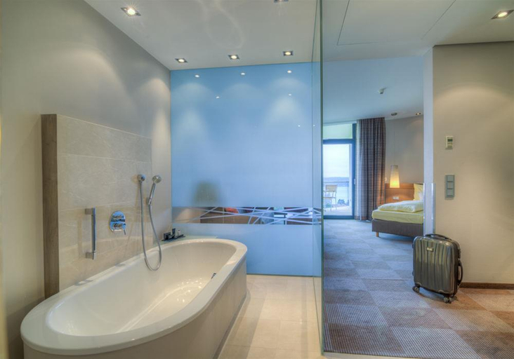 Bathroom 3, Parkhotel St. Leonhard, Bodenseekreis