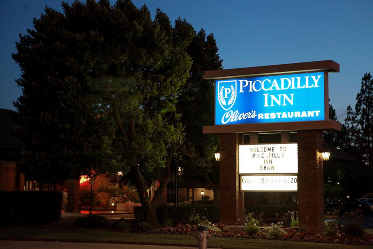 Hotel Piccadilly, Fresno