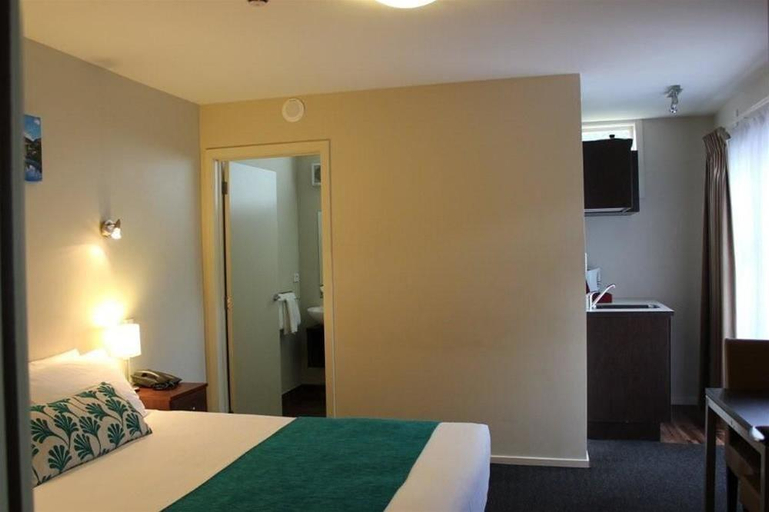 Bedroom 5, 540 Motel On Great South, Waitakere