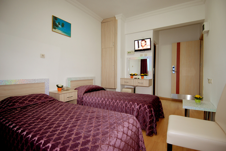 Bedroom 4, Lara Diamond Hotel, Antalya