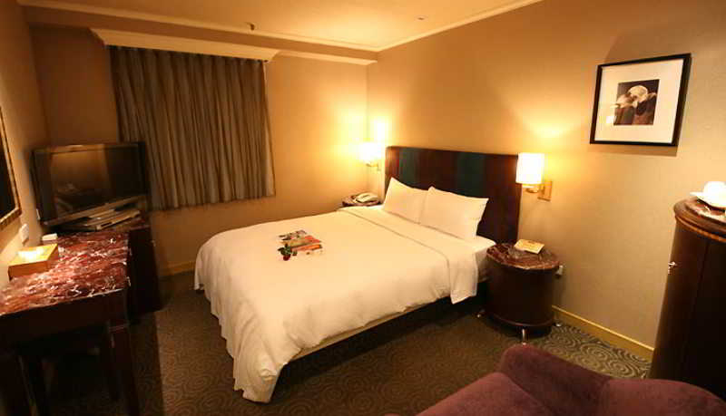 Bedroom 3, Shin Shih Hotel, Taipei City