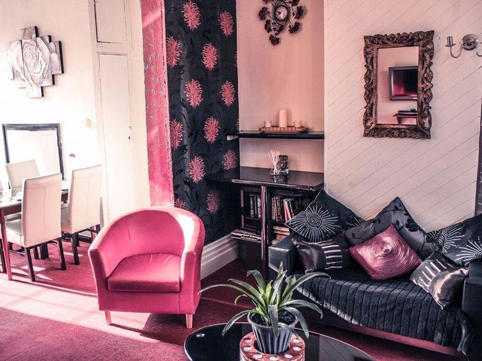 Public Area 2, Tennyson House Hotel, Bedfordshire