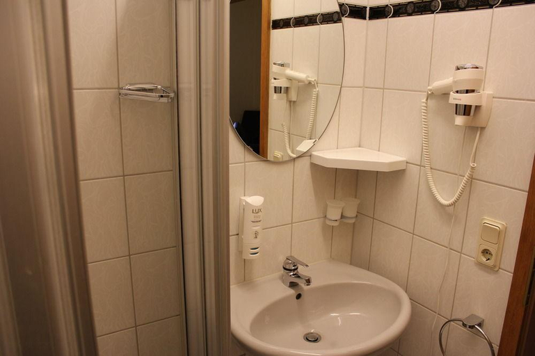 Bathroom 4, Landhotel Dresden, Dresden